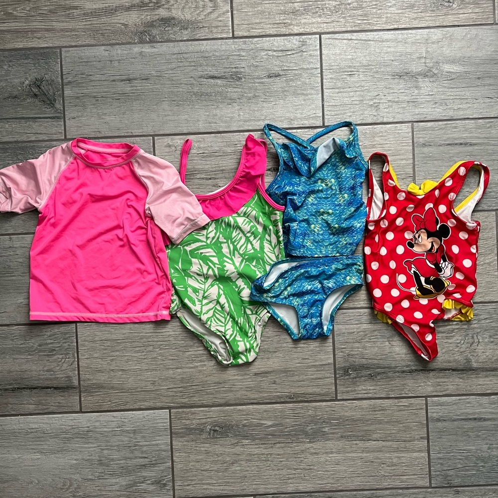 Girls Swim Lot